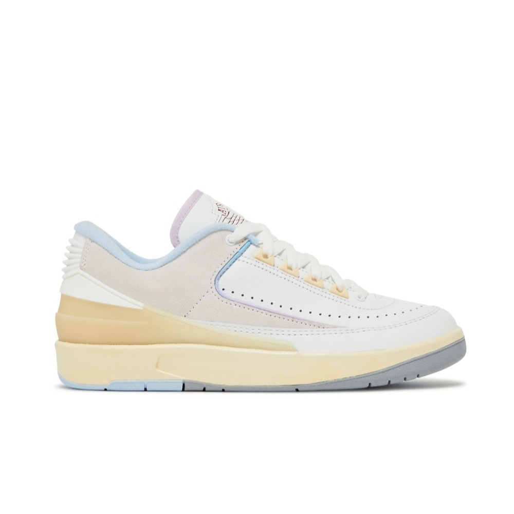 Jordan 2 Retro Size 9 Men 10.5 Women With Box